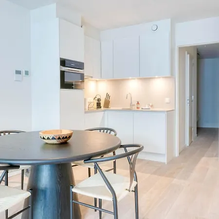 Cozy 5-Person Apartment Near The Beach In Oostende Exterior photo