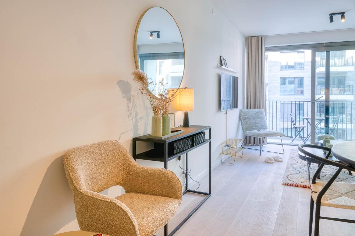 Apartment Cozy 5-person Near The In Ostende